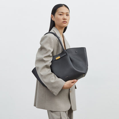DeMellier The New York mocha small grain