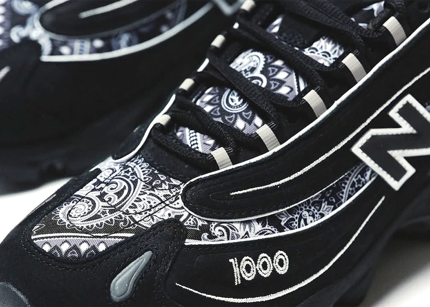 new balance 1000 atmos bāṅdhnū