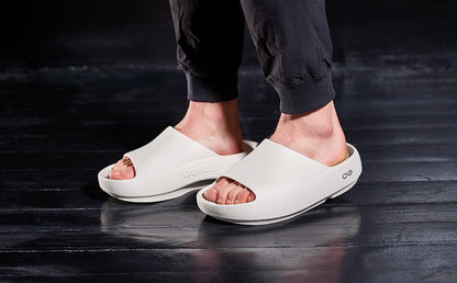 Oofos Men's Slide Chalk