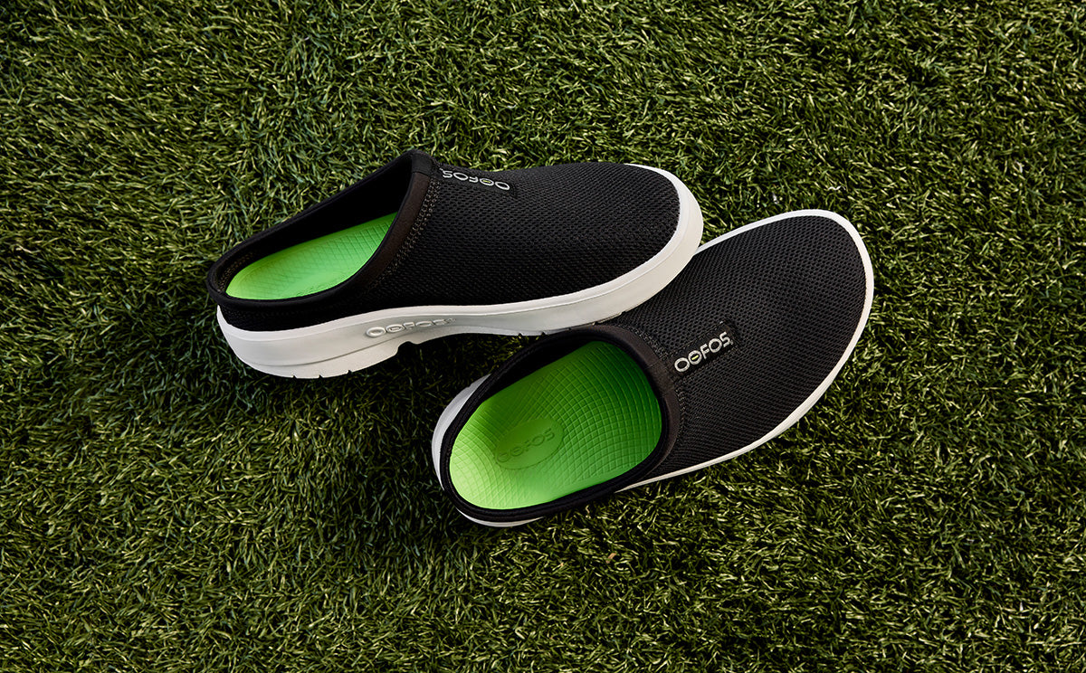 Oofos Men's Mesh Slipper White & Black