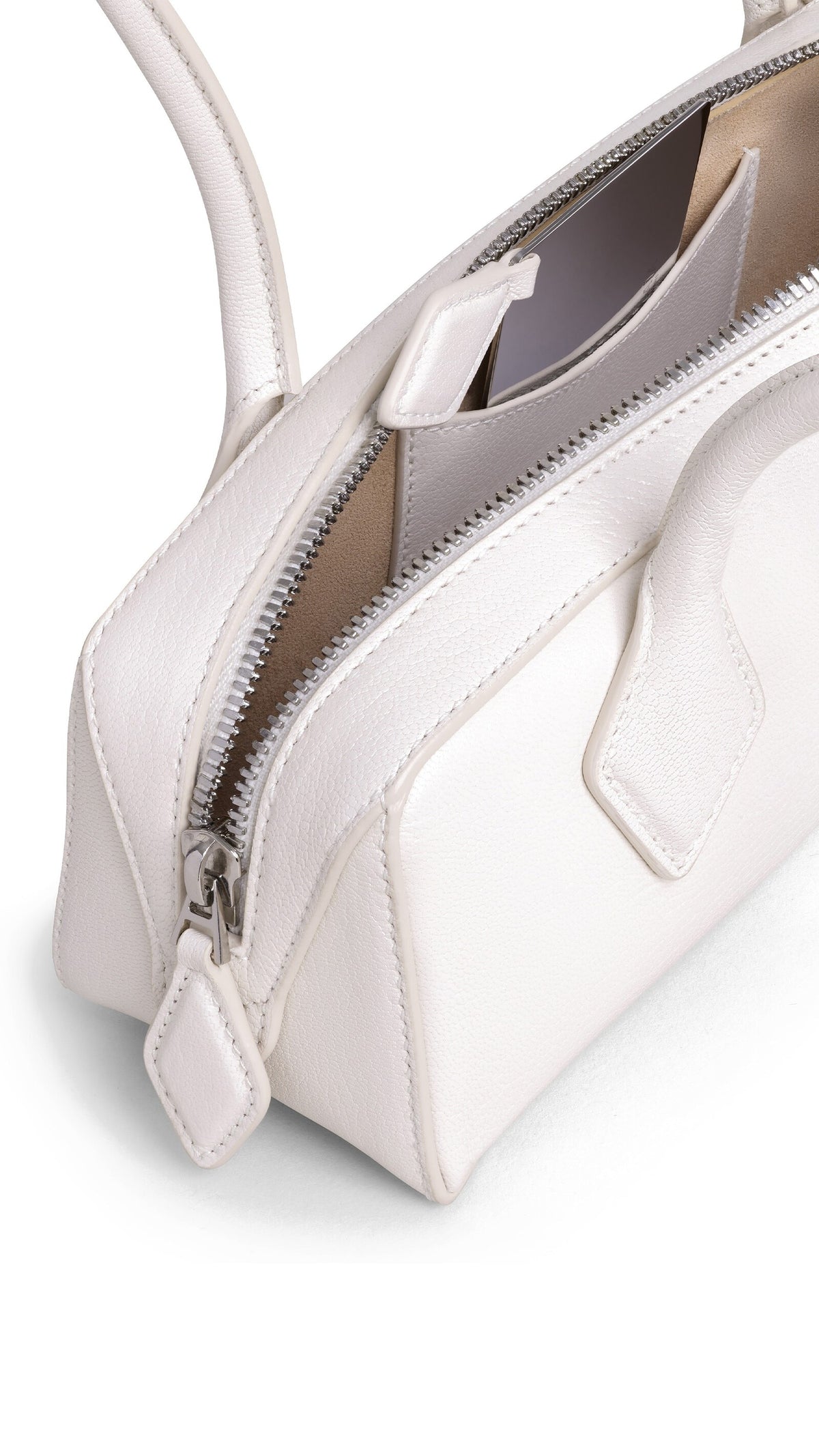 Alaïa Le Teckel Small Bag In Leather