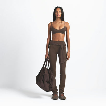 Skims Nikeskims Matte V-Line 39" Straight Legging Dark Sepia