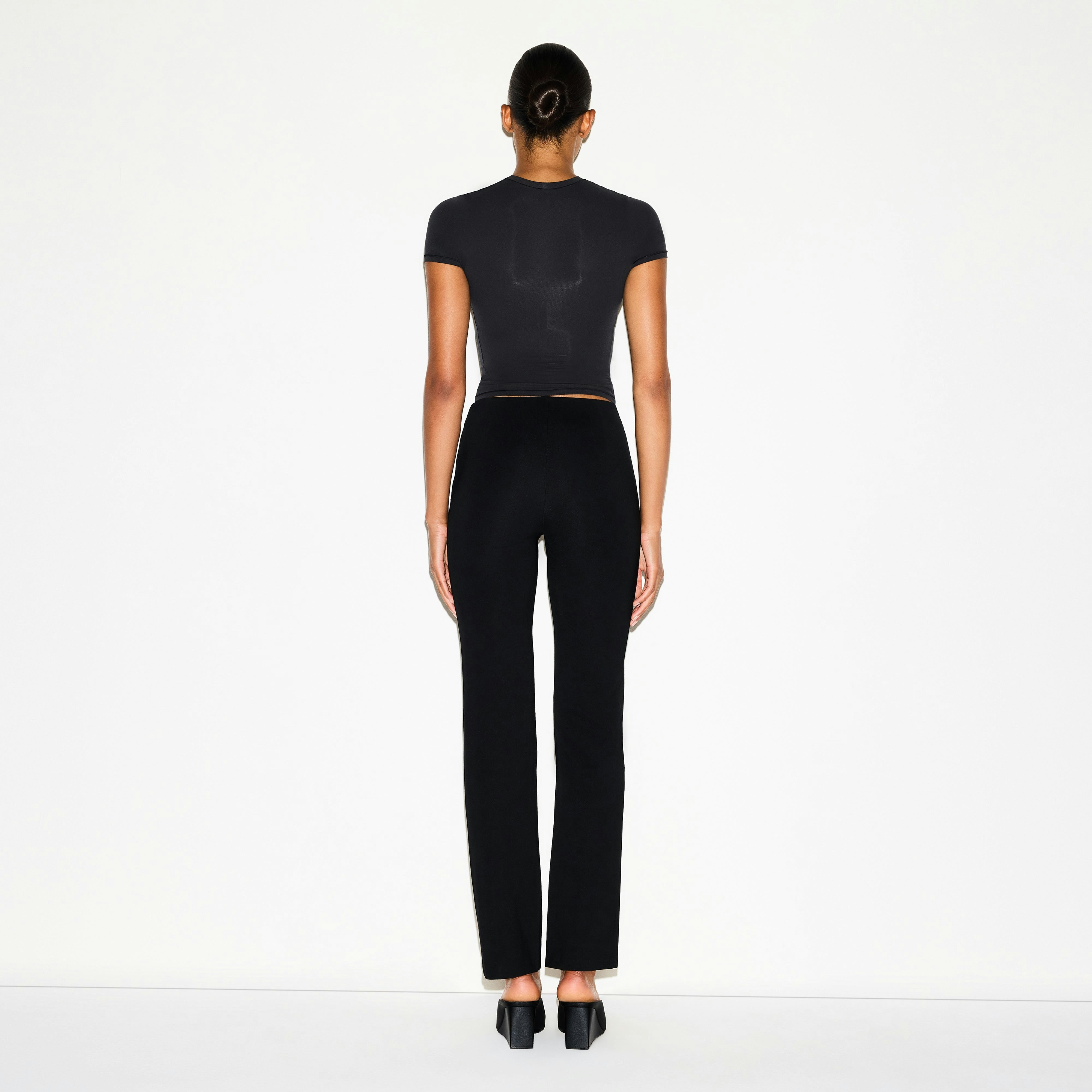 Skims The Essential Collection High-Waisted Pintuck Straight Leg Pant Obsidian