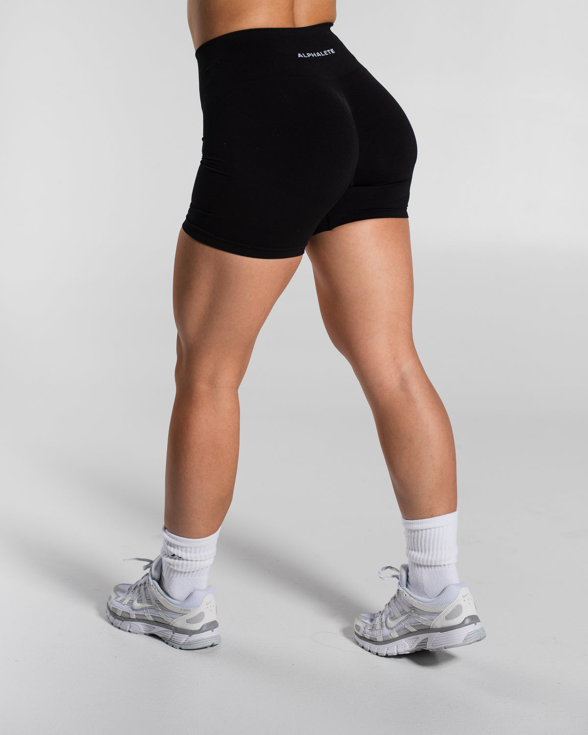 Alphalete Women's Pump High Rise Short