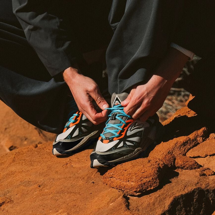 Brooks Cascadia 1 Moonbeam/Black/Camellia