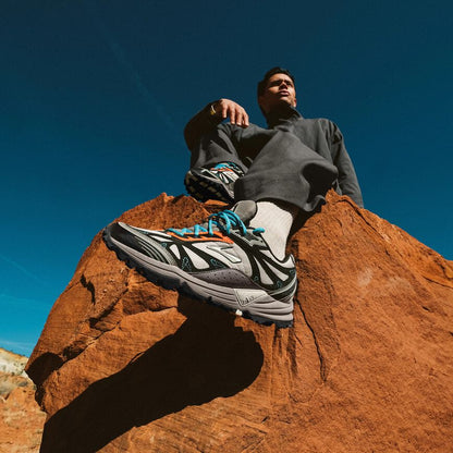 Brooks Cascadia 1 Moonbeam/Black/Camellia