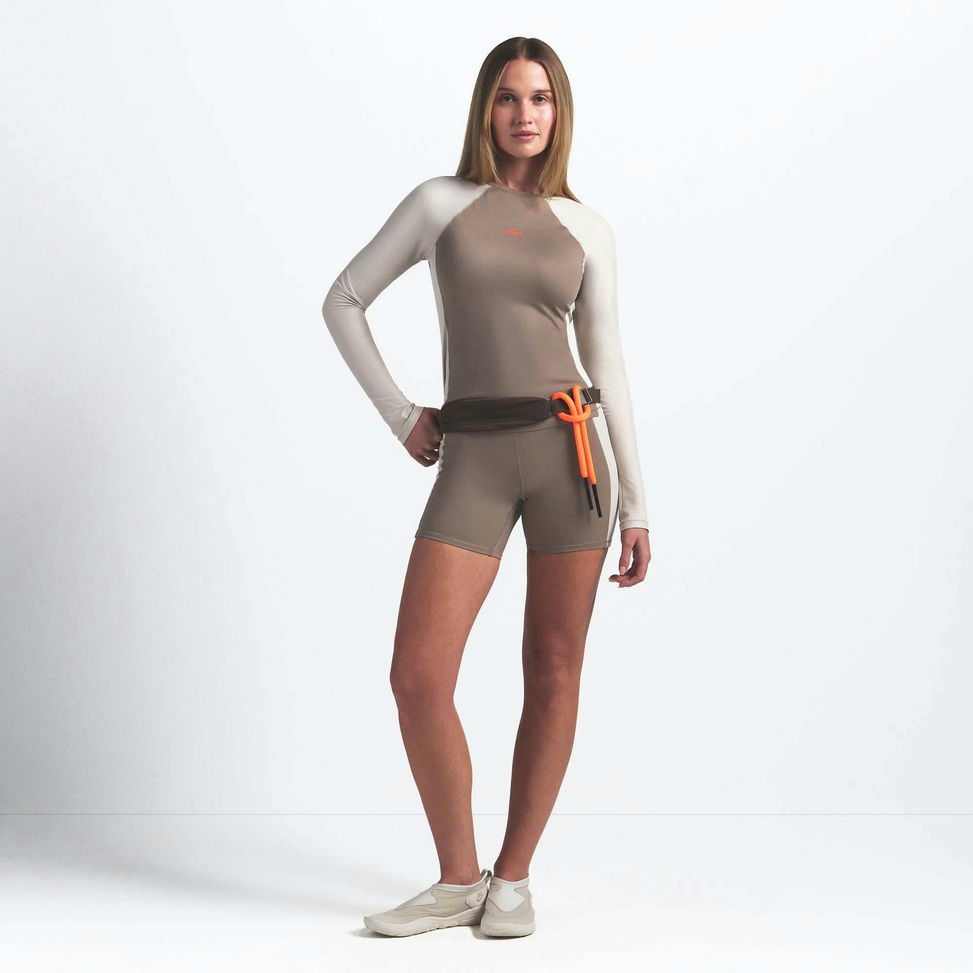 Skims Nikeskims Shine 5" Biker Short Truffle And Stone