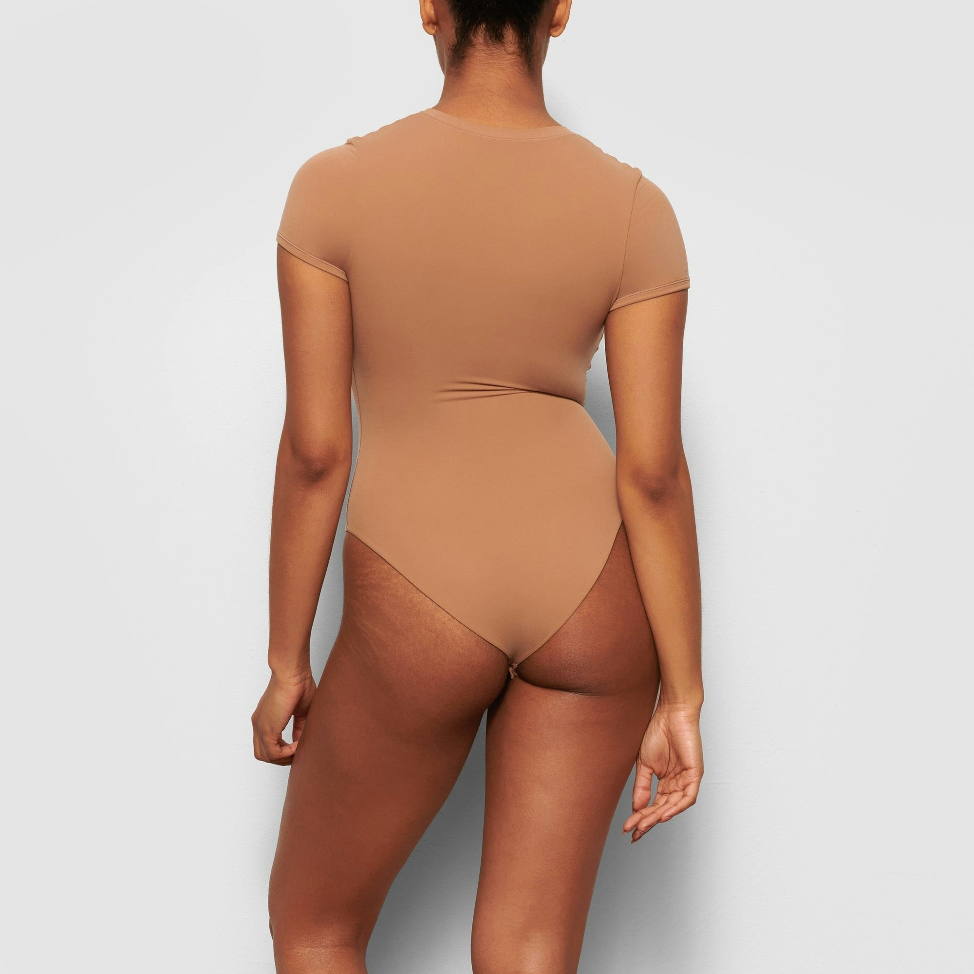 FITS EVERYBODY T-SHIRT BODYSUIT