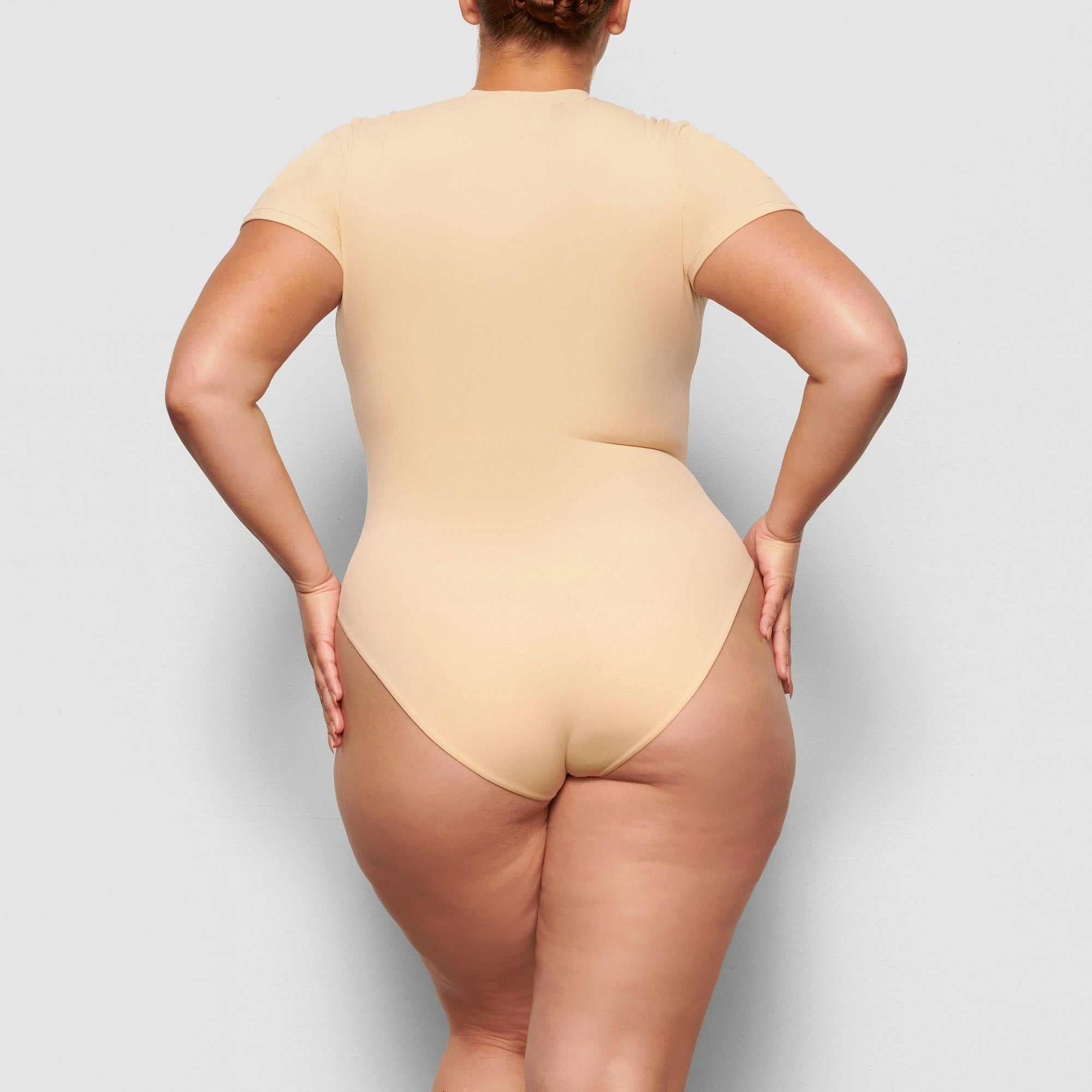Skims Fits Everybody T-Shirt Bodysuit Sand