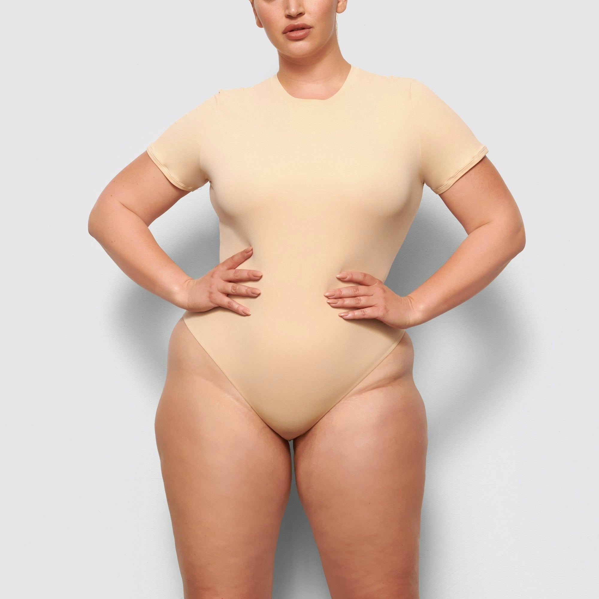 Skims Fits Everybody T-Shirt Bodysuit Sand