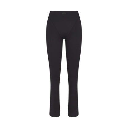 Skims Nikeskims Matte V-Line 39" Straight Legging Obsidian
