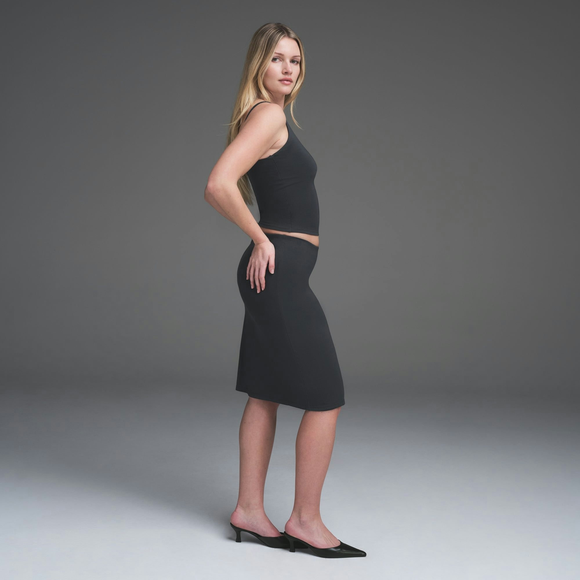 SMOOTH LAYERS SCOOP NECK CAMI