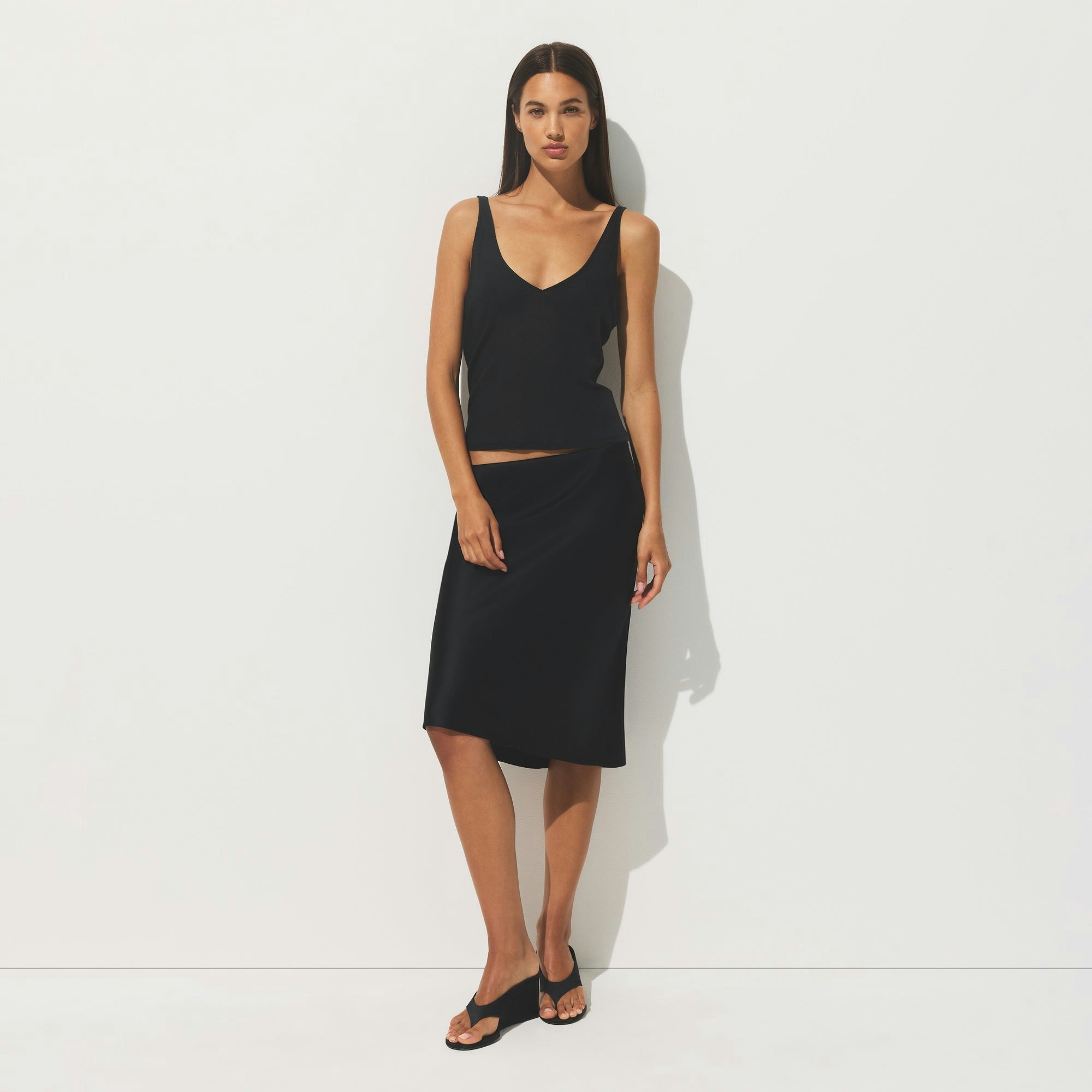 SHEER RIB V NECK TANK