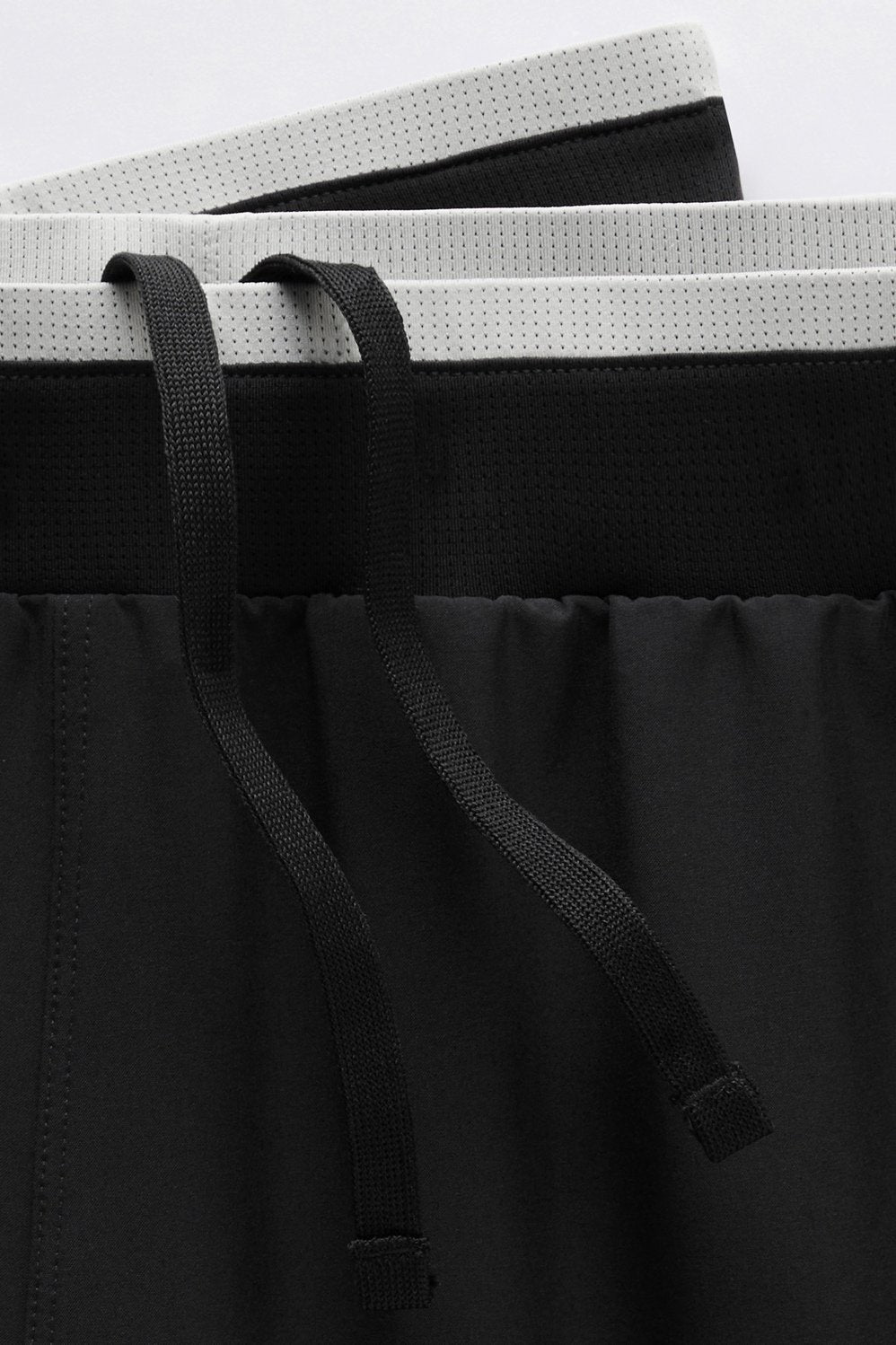 Fabletics The Fundamental Short II 9in