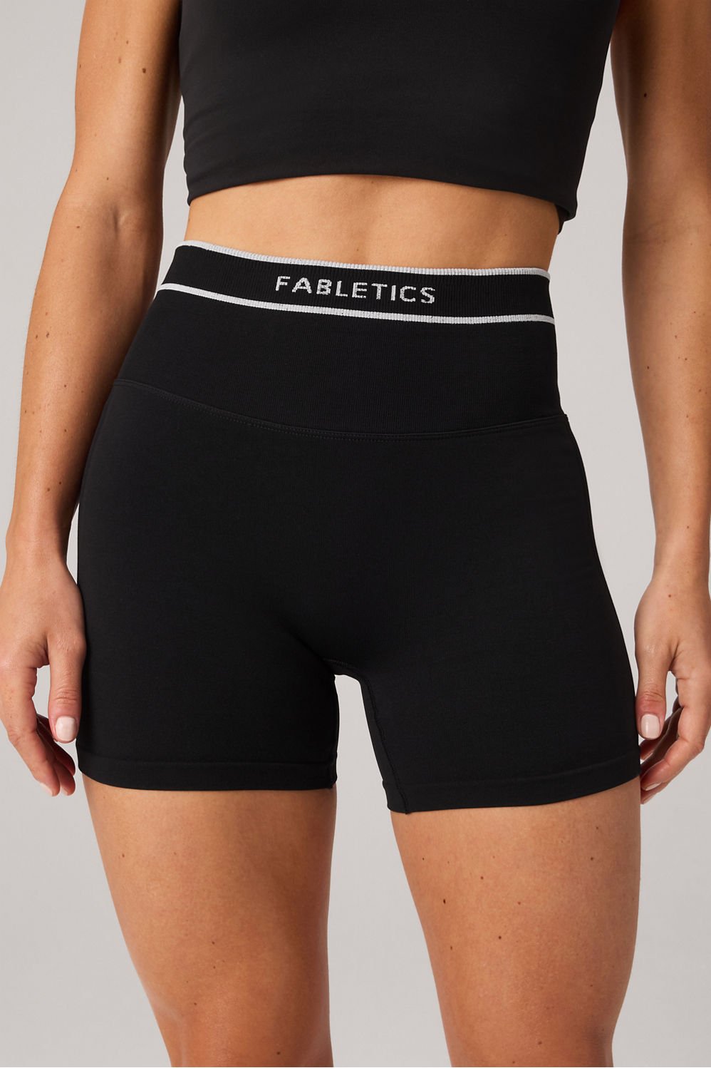 Fabletics Seamless Scrunch Short 4"