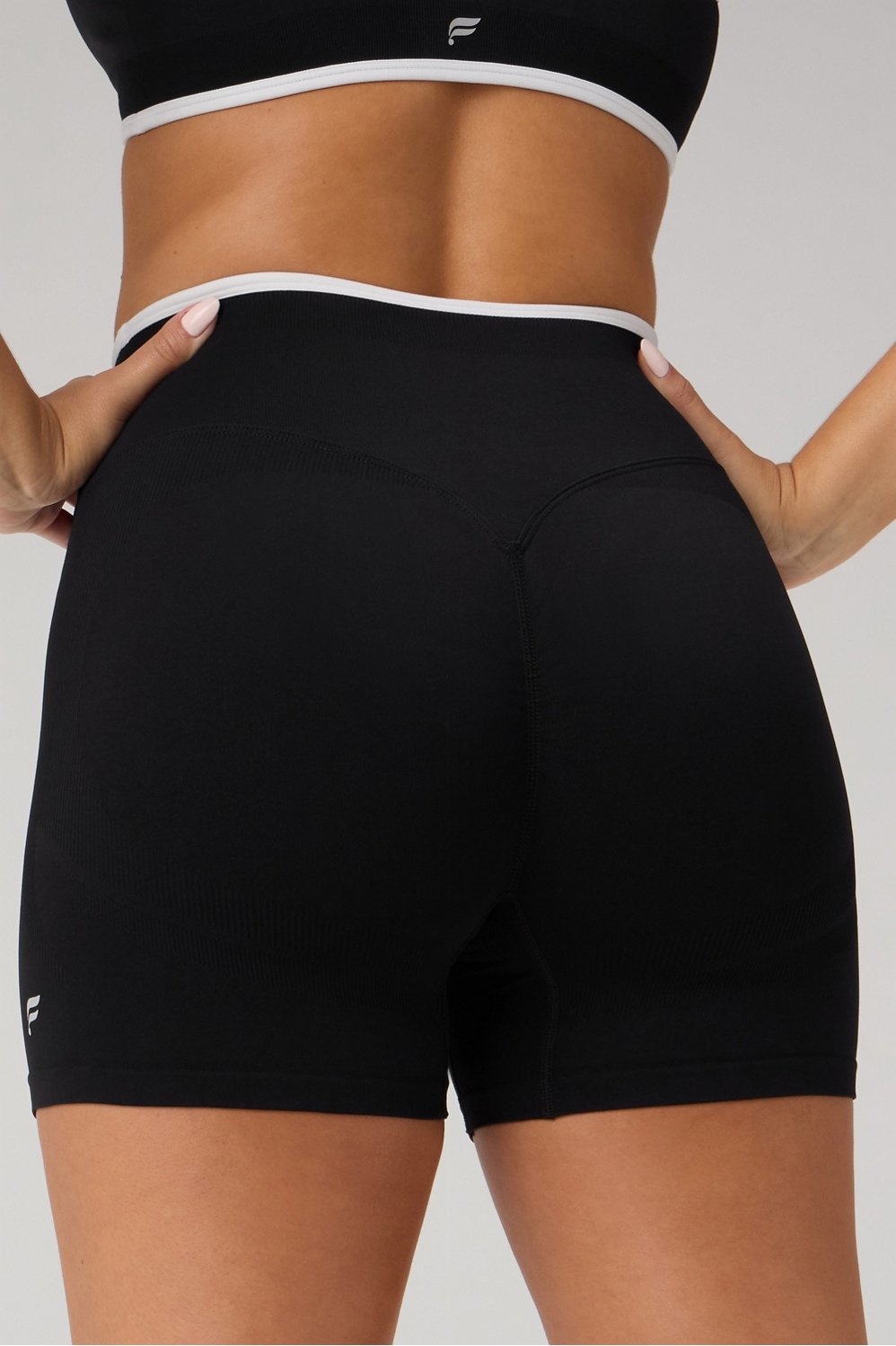 Fabletics Seamless Scrunch Short 4"