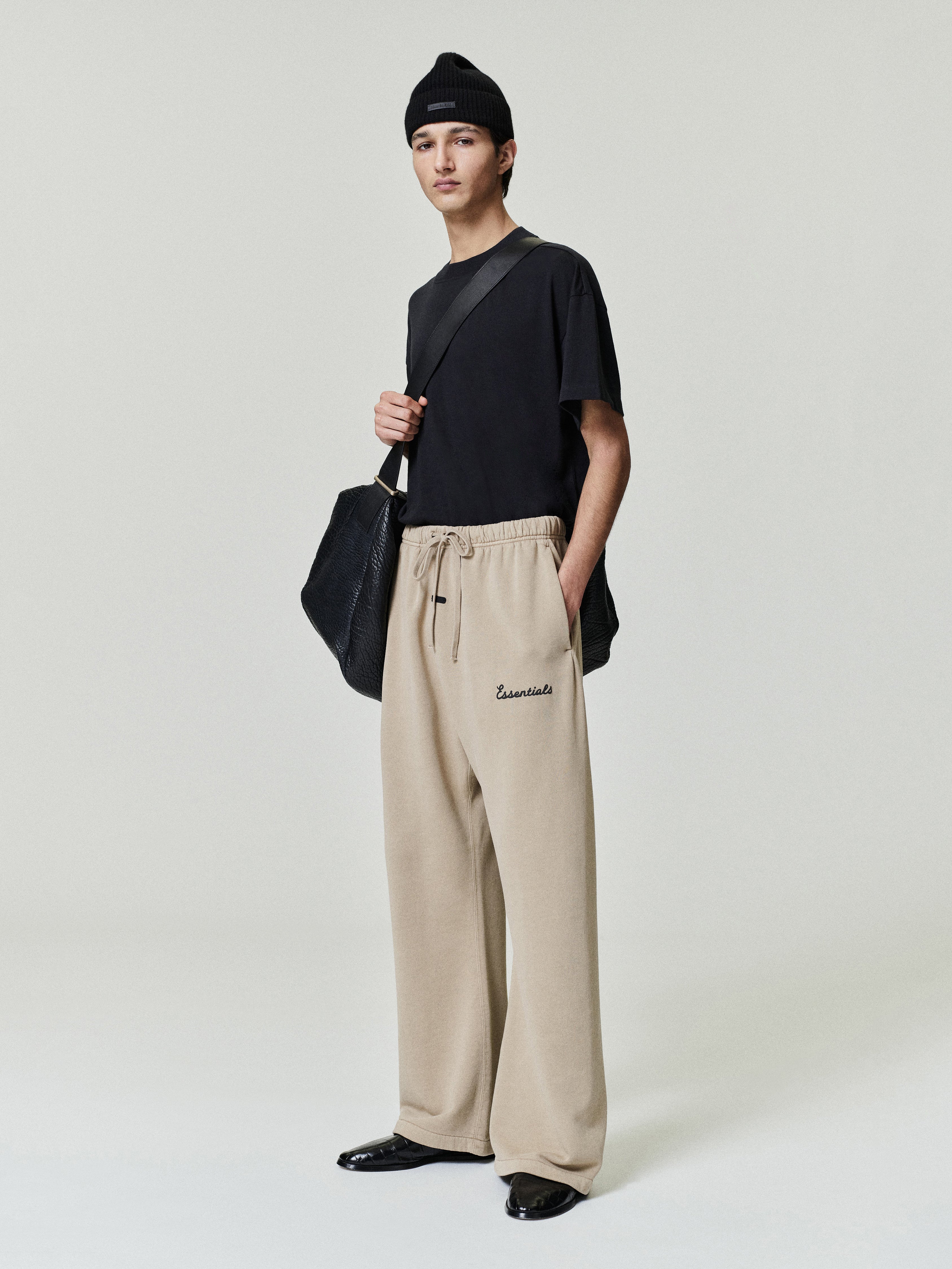 Essentials Training Classic Fit Flare Sweatpant Faded Dune