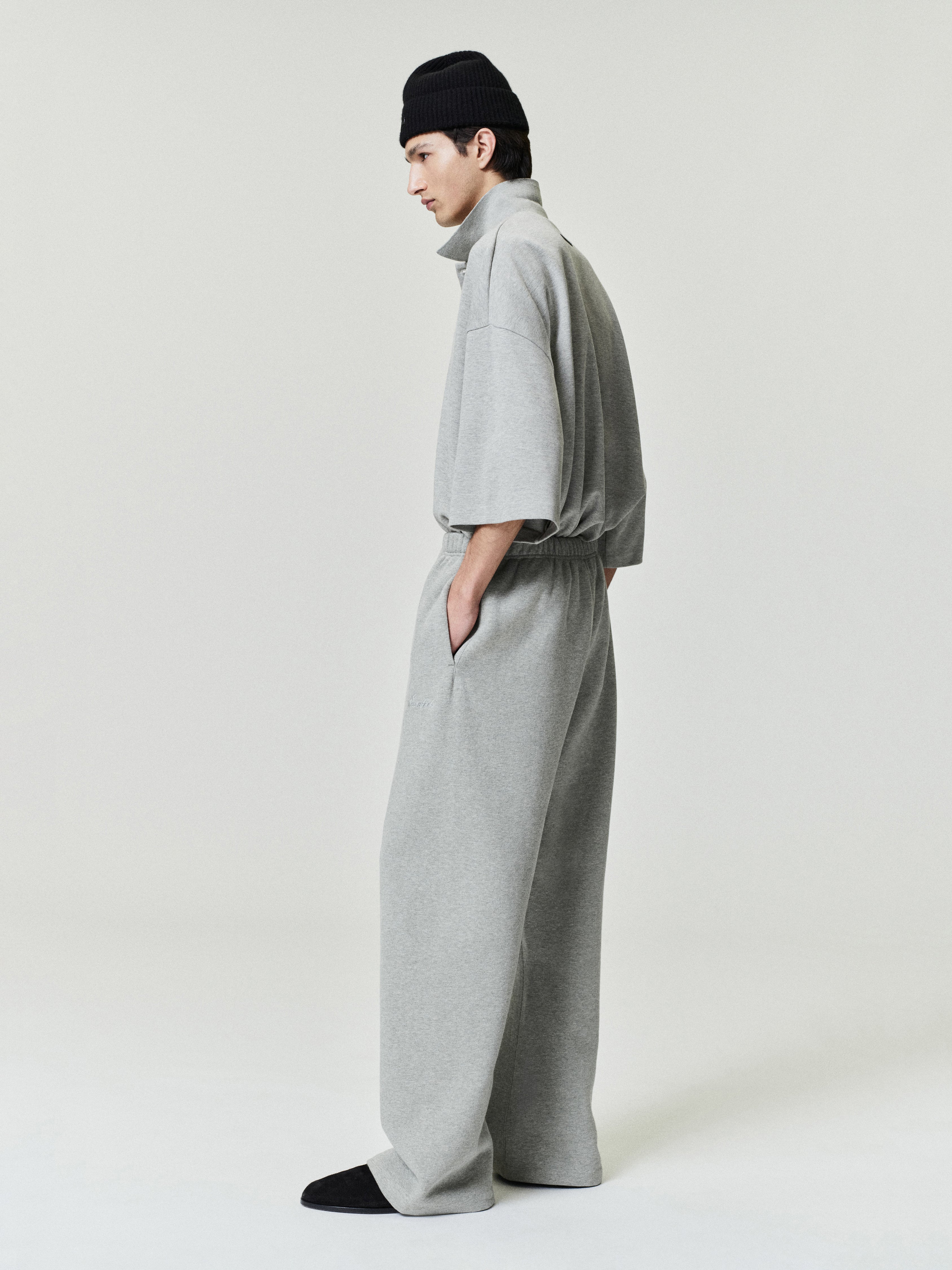 Essentials Signature Classic Fit Flare Sweatpant Concrete Heather