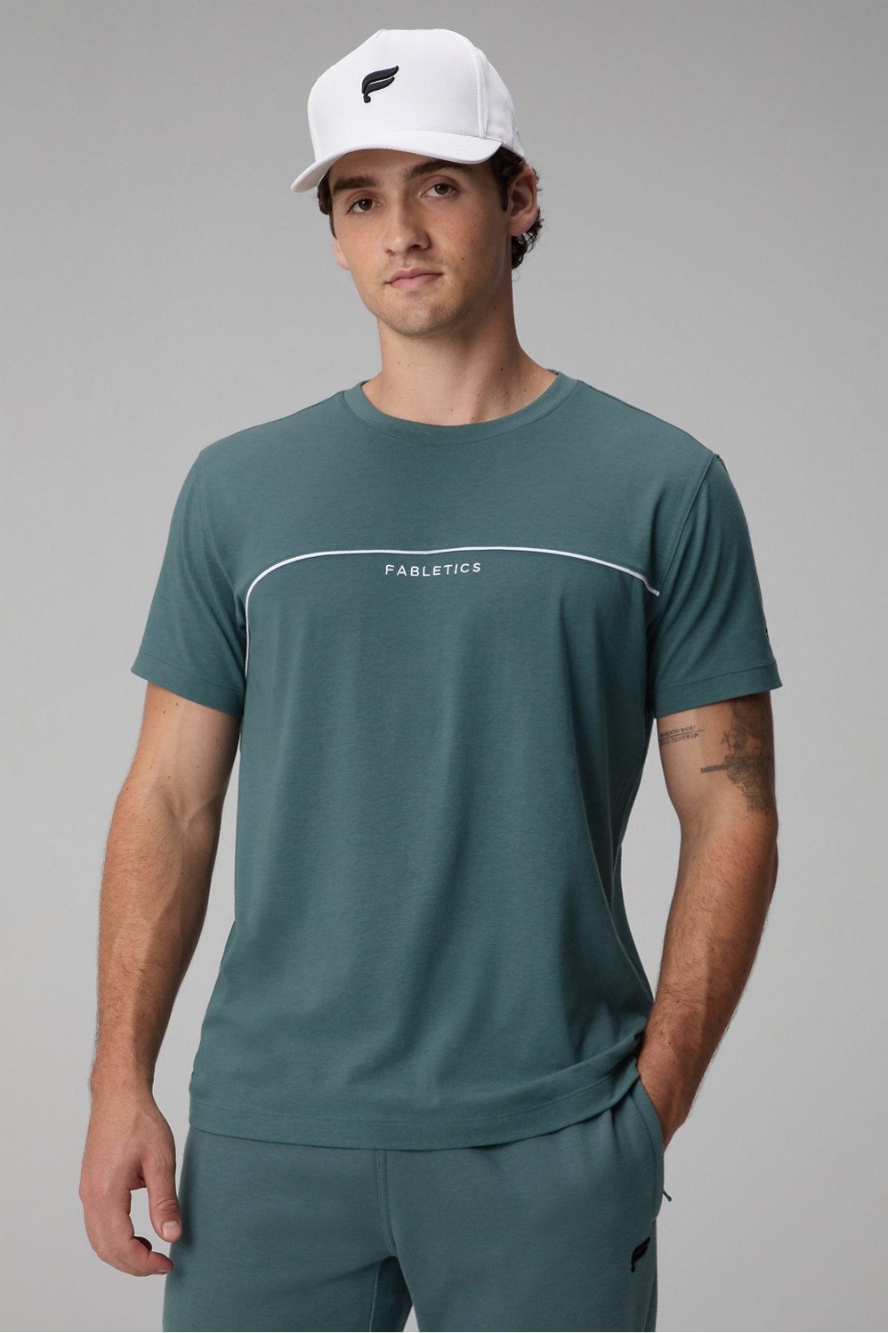 #color_storm-slate/classic-white-brand-stripe