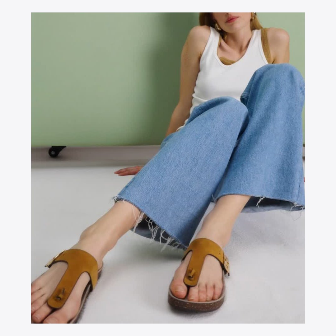 Tory Burch Mellow T-Strap Sandal RHUM / AVOLA