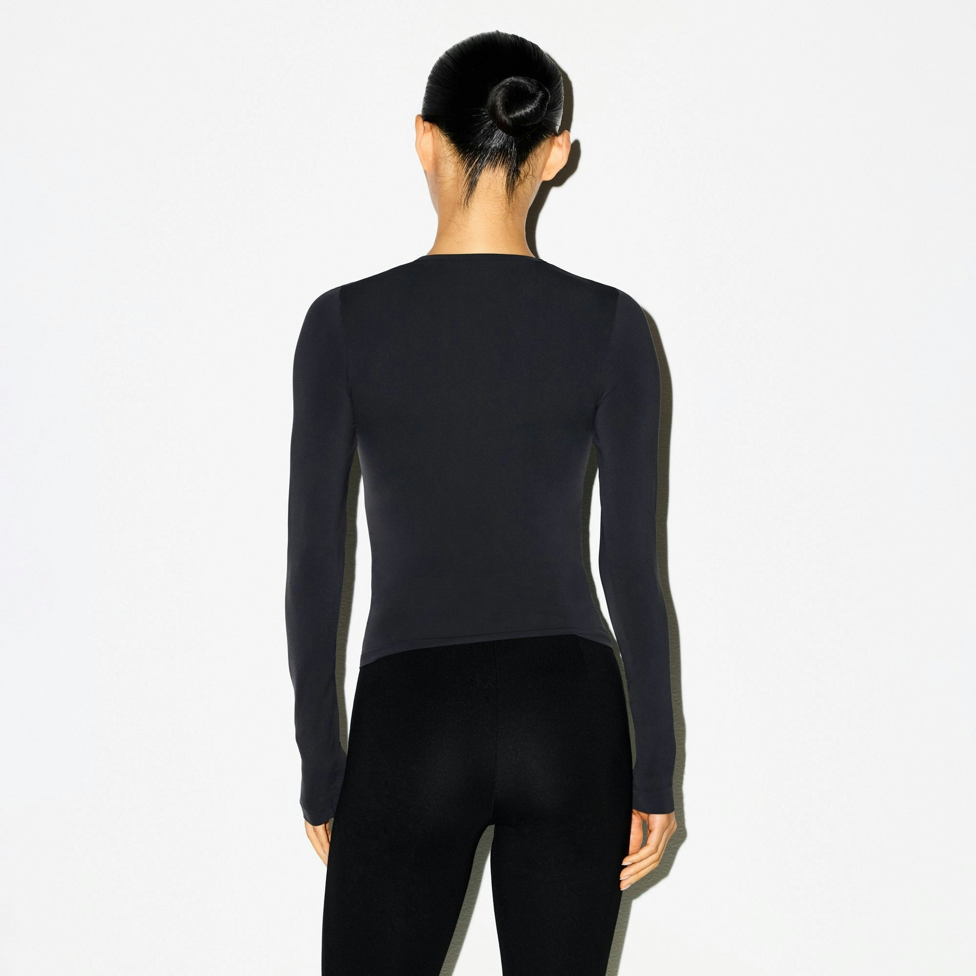SOFT SMOOTHING SEAMLESS LONG SLEEVE T-SHIRT