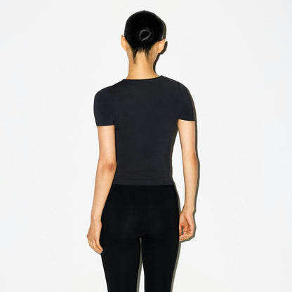 SOFT SMOOTHING SEAMLESS PADDED T-SHIRT