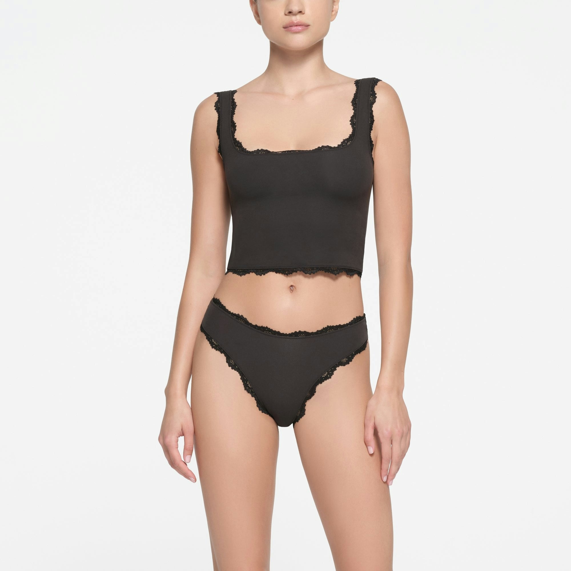 FITS EVERYBODY LACE TANK