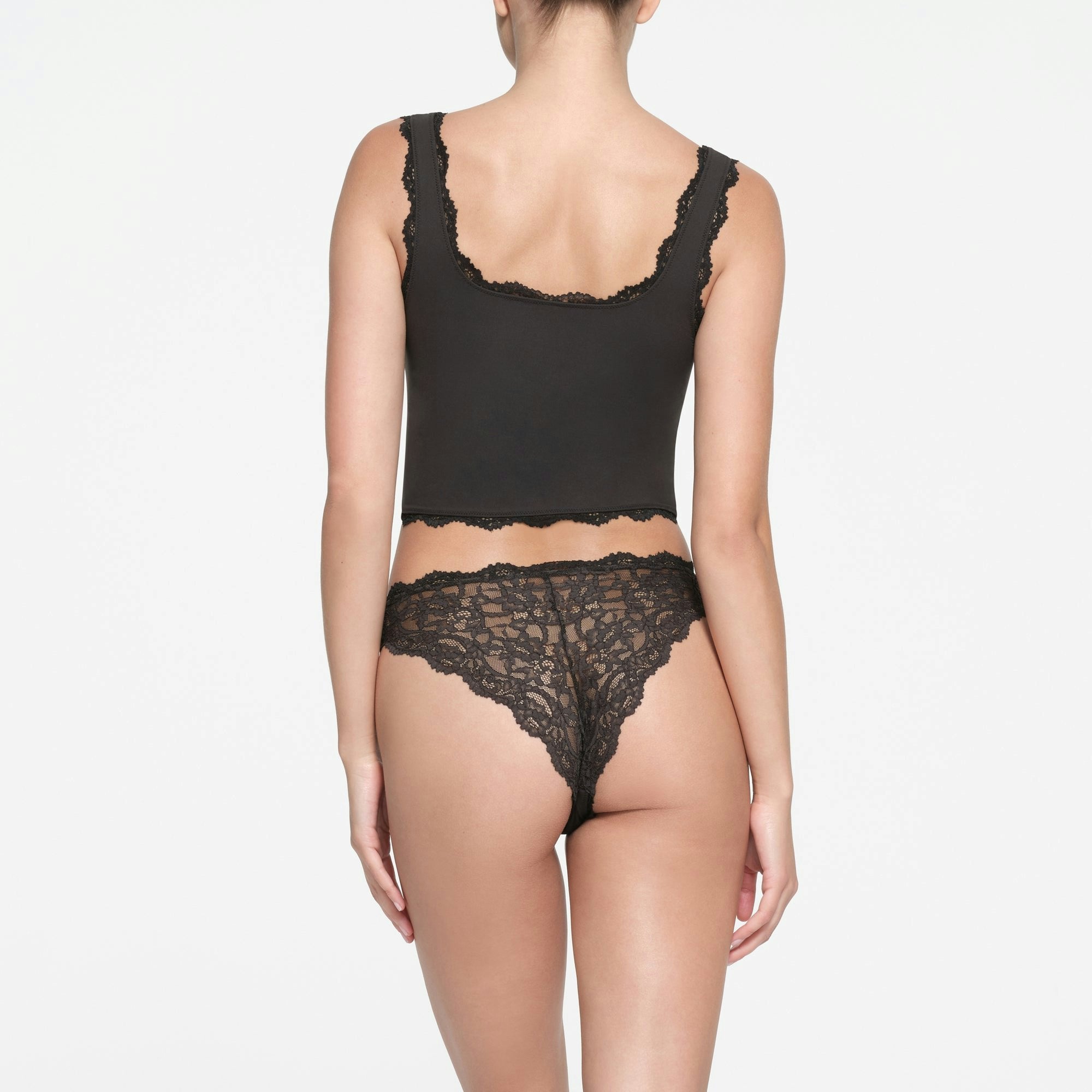 FITS EVERYBODY LACE TANK