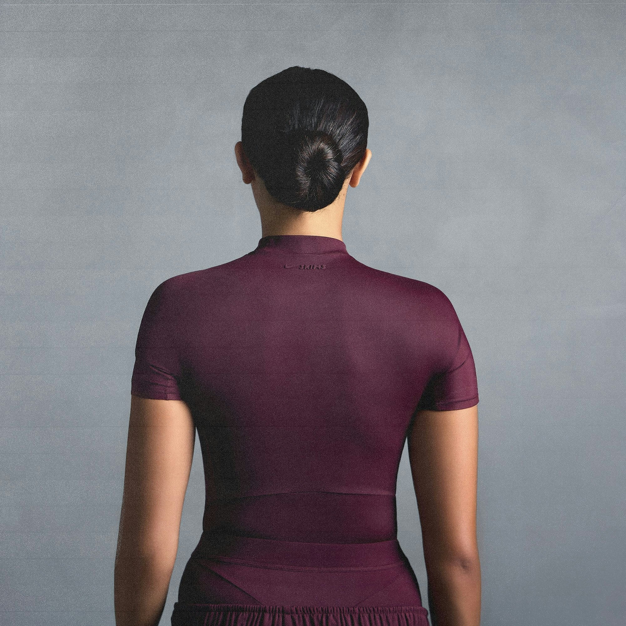 Skims Nikeskims Shine Short Sleeve Mock Neck Top Currant