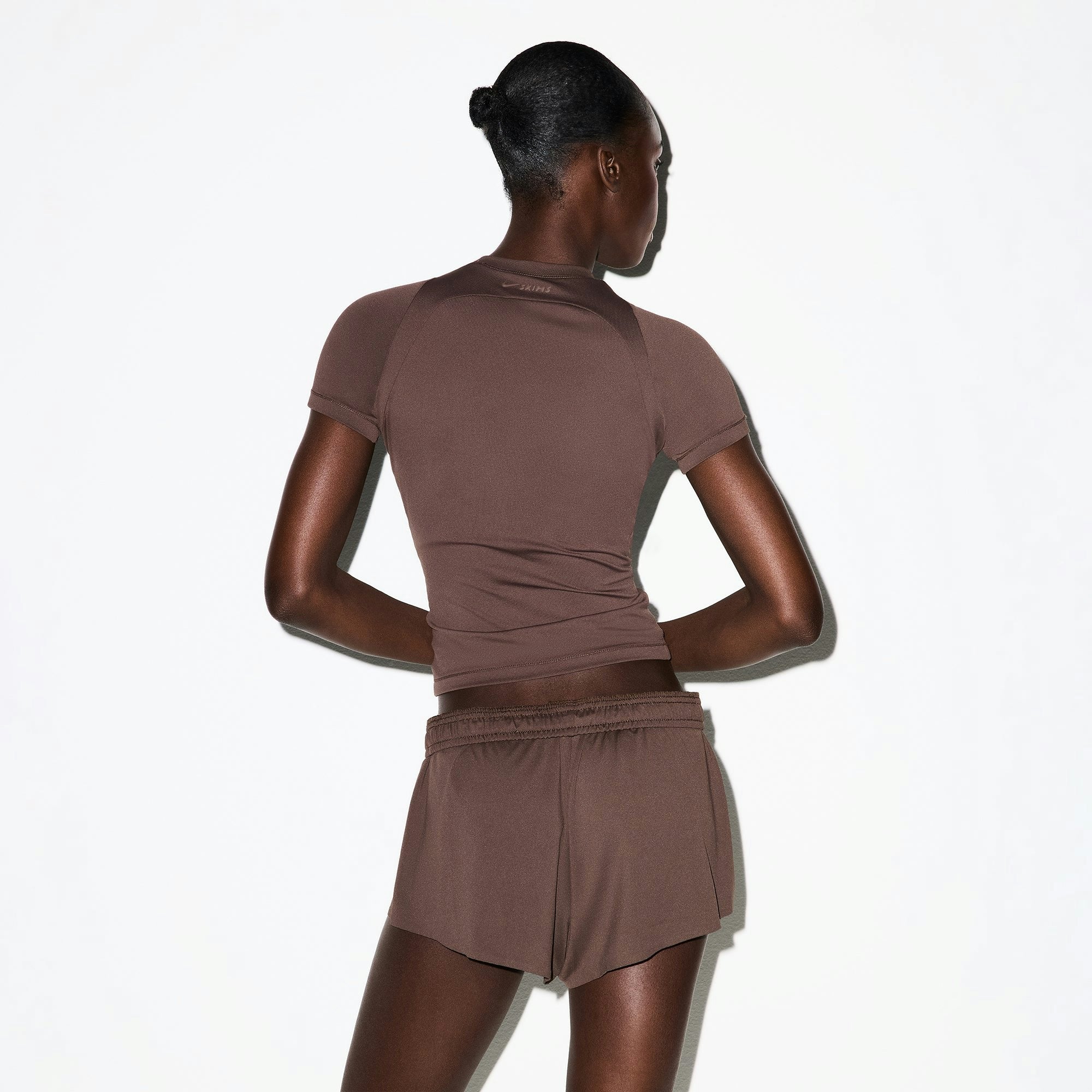 Skims Nikeskims Airy Baby Tee Dark Sepia