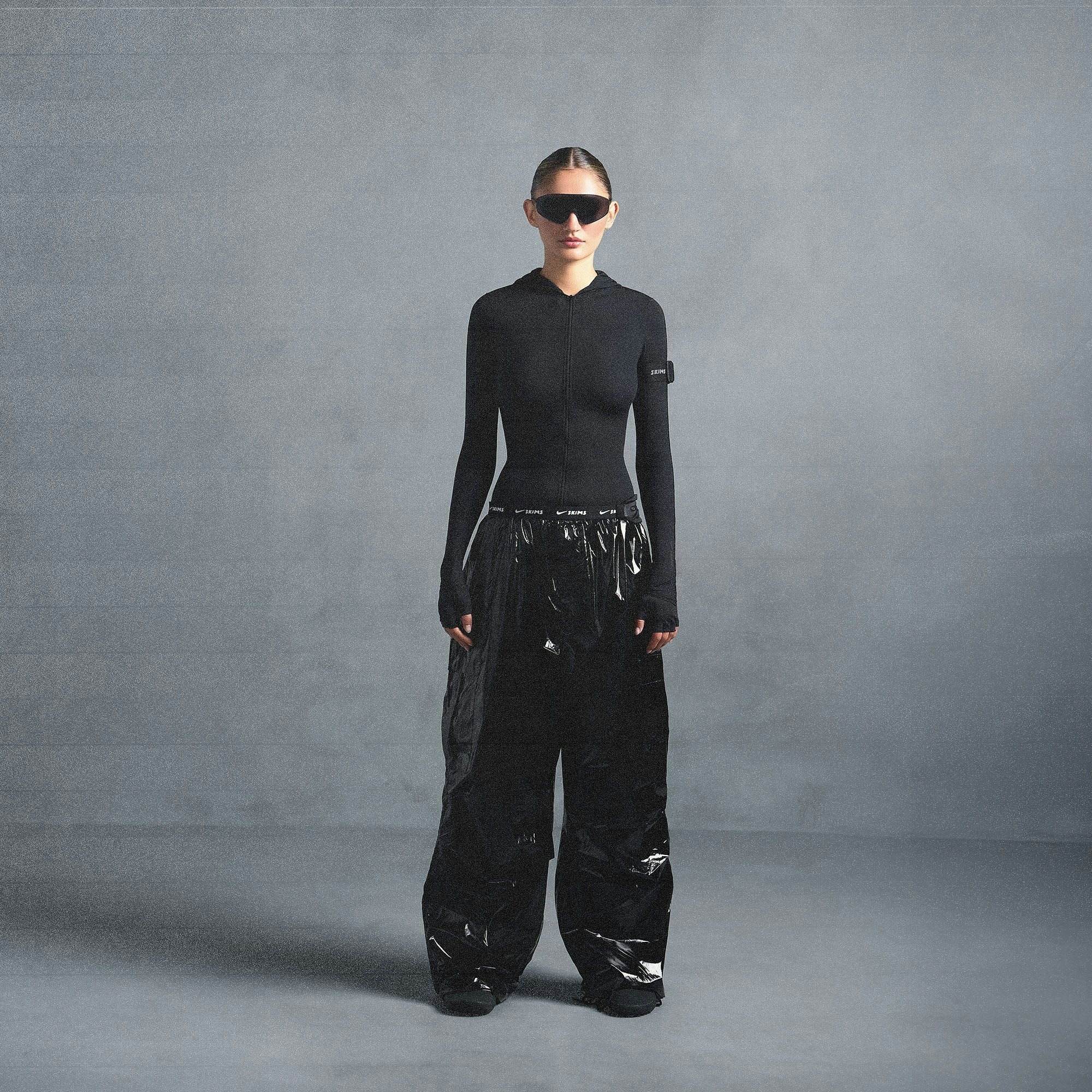 Skims Nikeskims Weightless Layers Zip Up Hoodie Obsidian