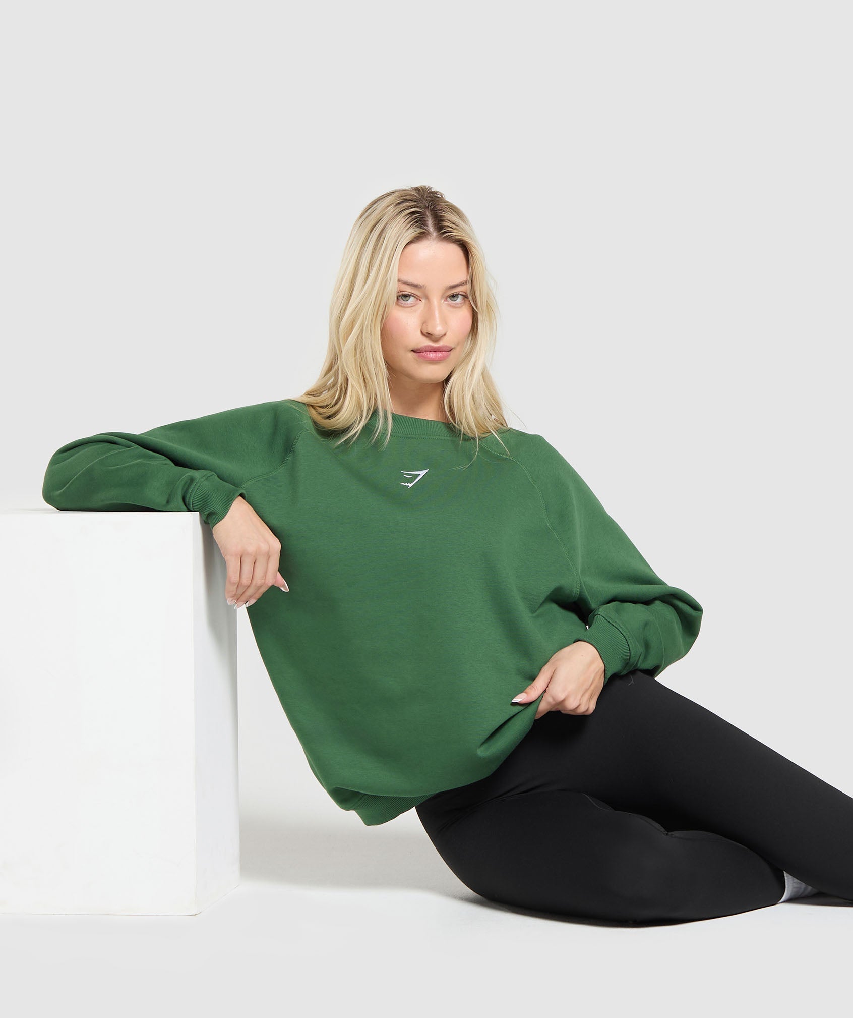 Women's Gymshark Training Oversized Fleece Sweatshirt Classic Green