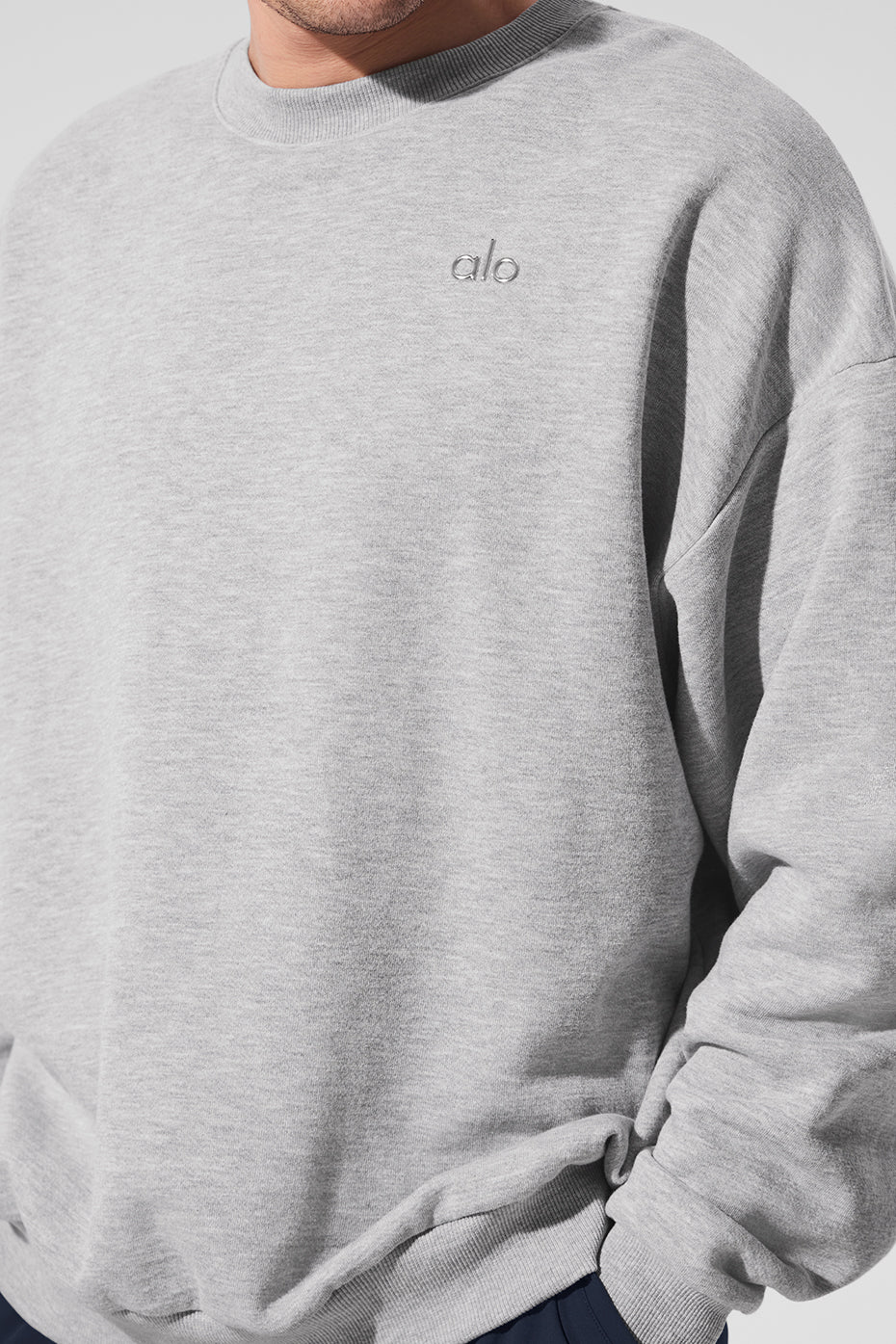 Alo Yoga Accolade Crew Neck Pullover