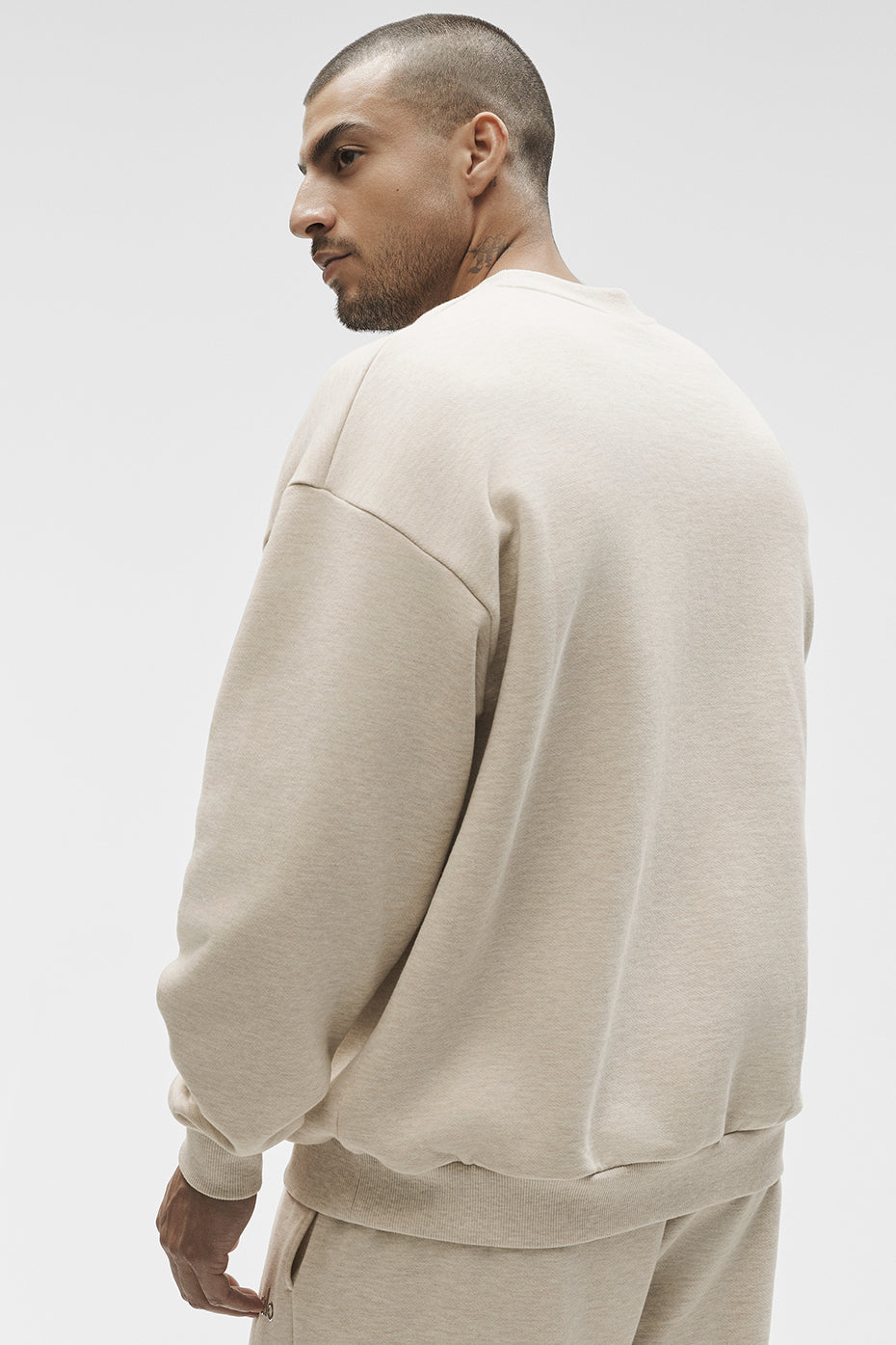 Alo Yoga Accolade Crew Neck Pullover