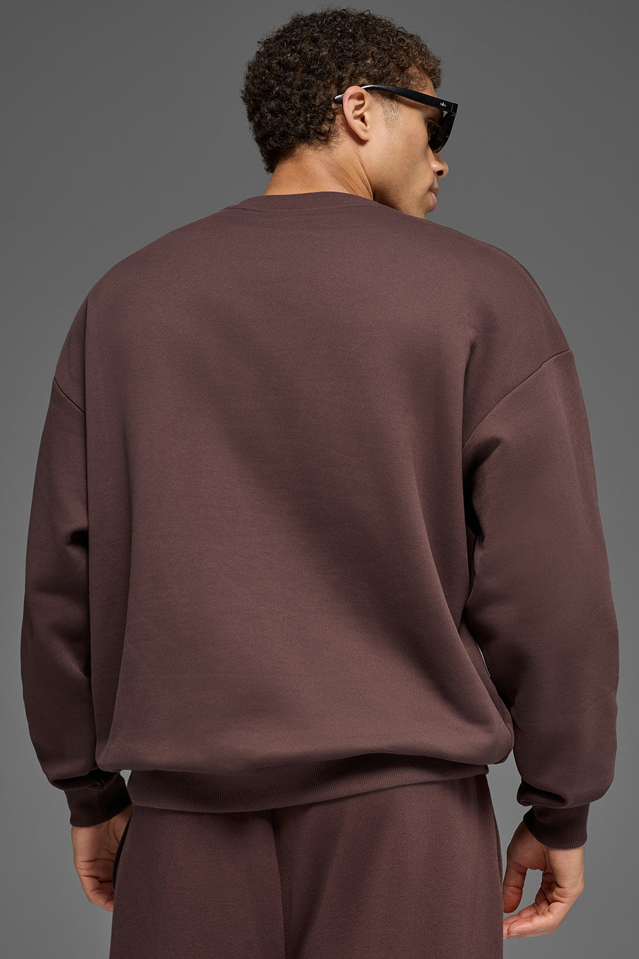 Alo Yoga Accolade Crew Neck Pullover