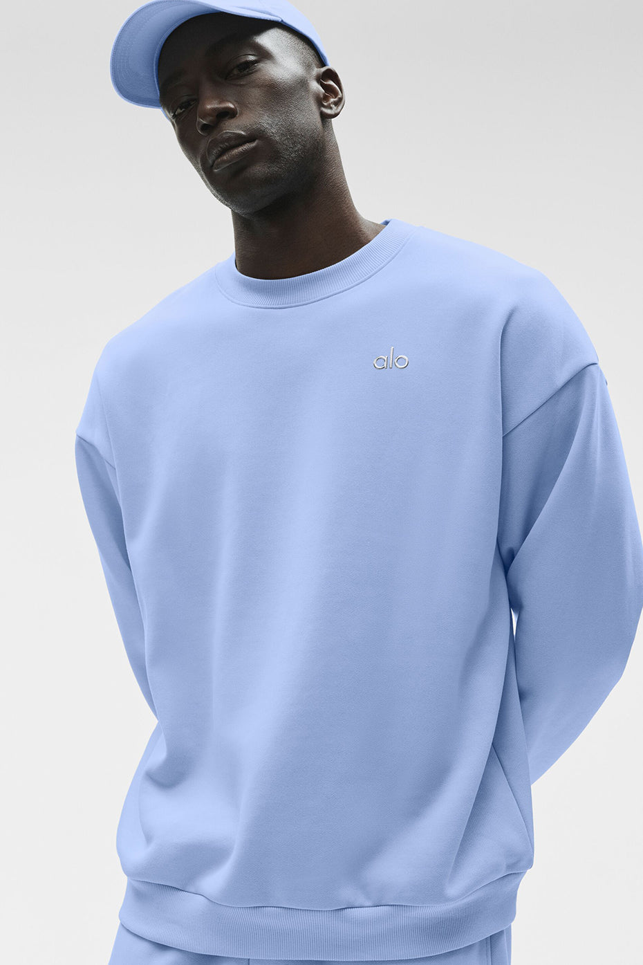Alo Yoga Accolade Crew Neck Pullover