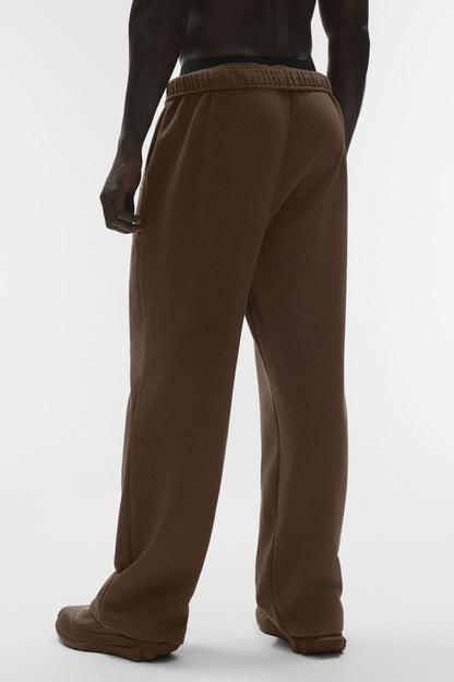 Alo Yoga Accolade Straight Leg Sweatpant