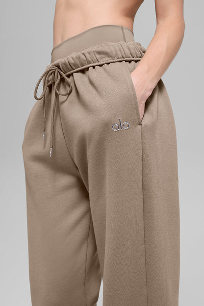 Alo Yoga Women'S Accolade Straight Leg Sweatpant