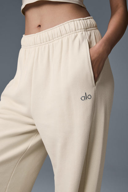 Alo Yoga Women'S Accolade Straight Leg Sweatpant