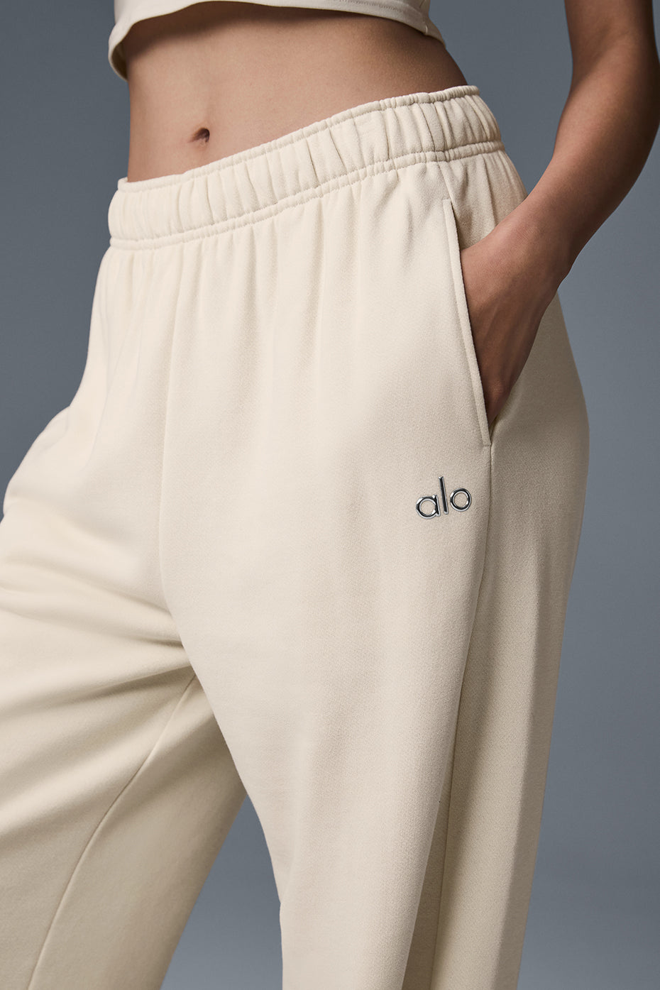 Alo Yoga Women'S Accolade Straight Leg Sweatpant