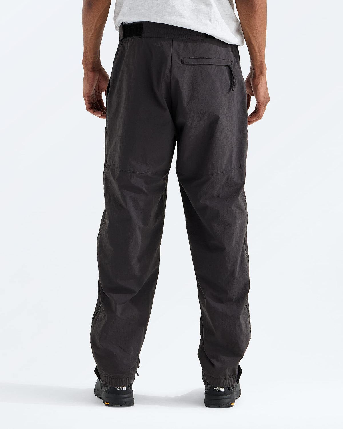 The North Face Unisex TNF™ Red Box Full-Zip Pants