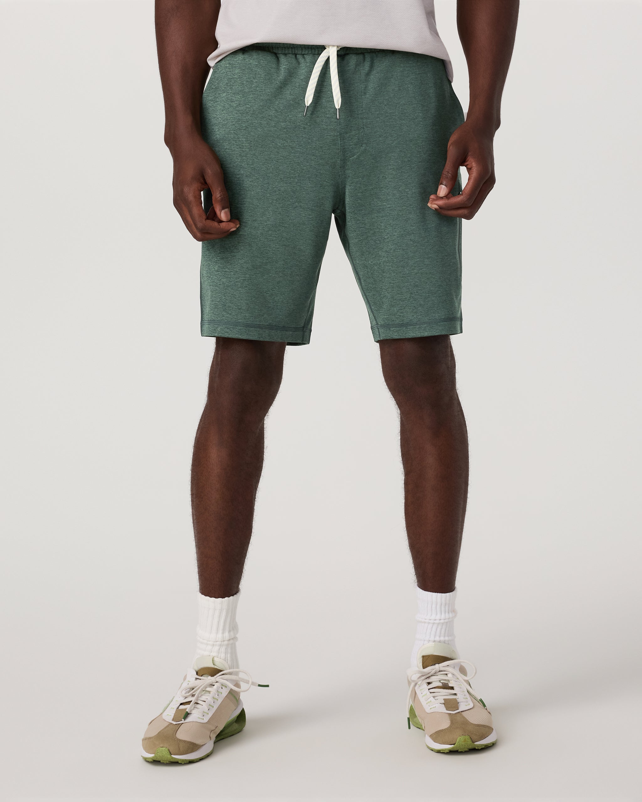 Vuori Sunday Performance Short 8