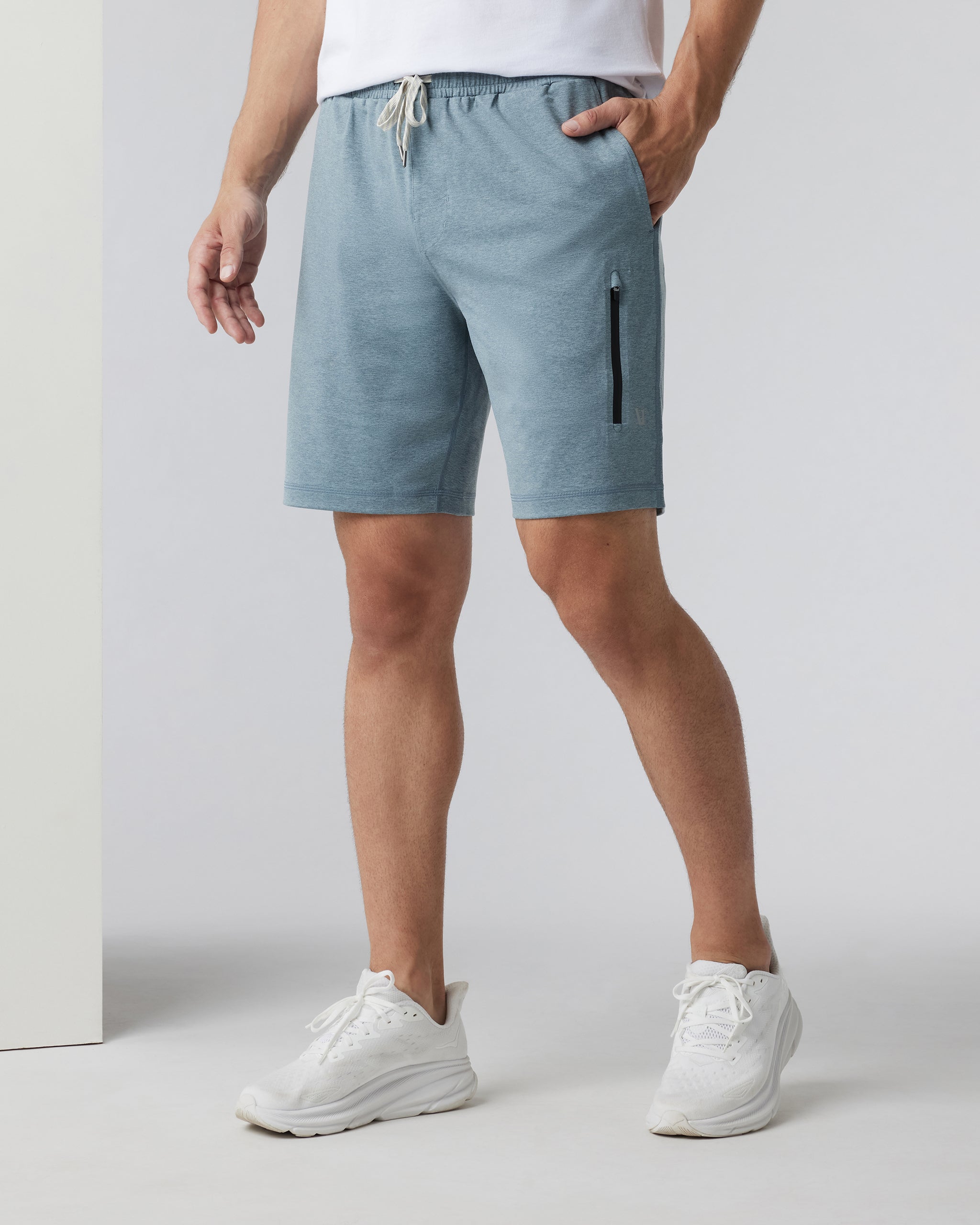 Vuori Sunday Performance Short 8