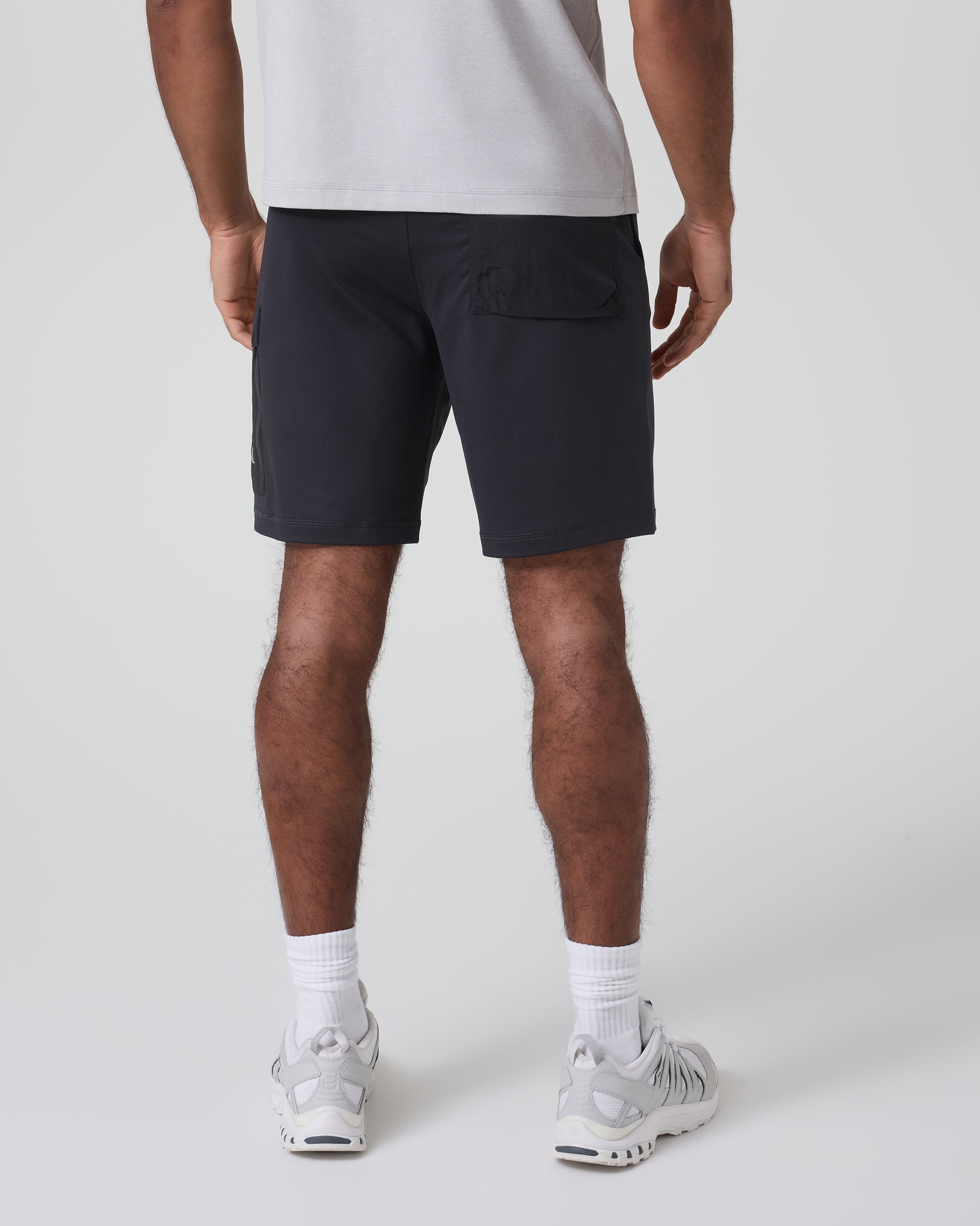 Vuori Sunday Performance Utility Short 8