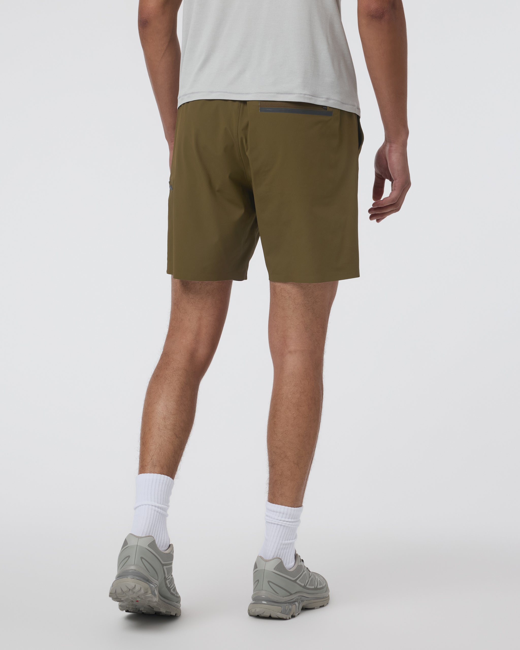 Vuori Grafton Short Unlined 7