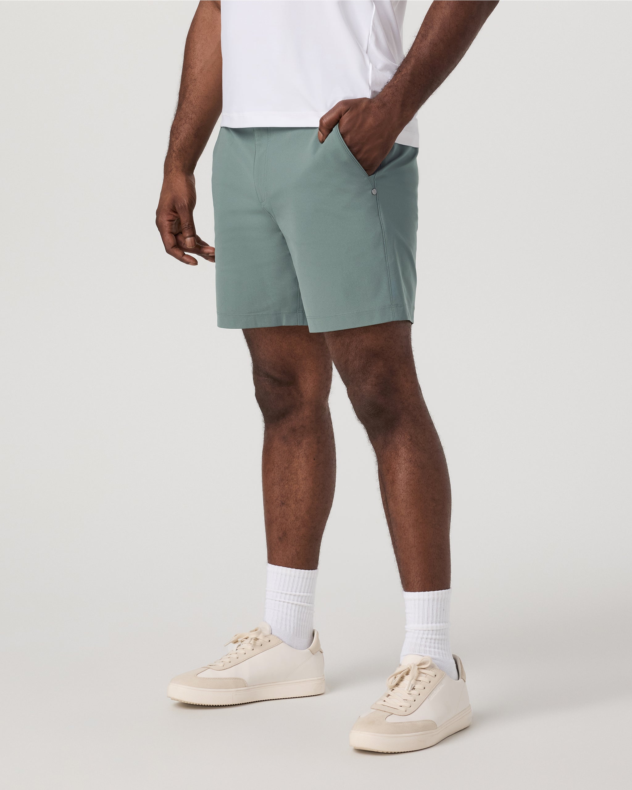 Vuori Meta Short 6