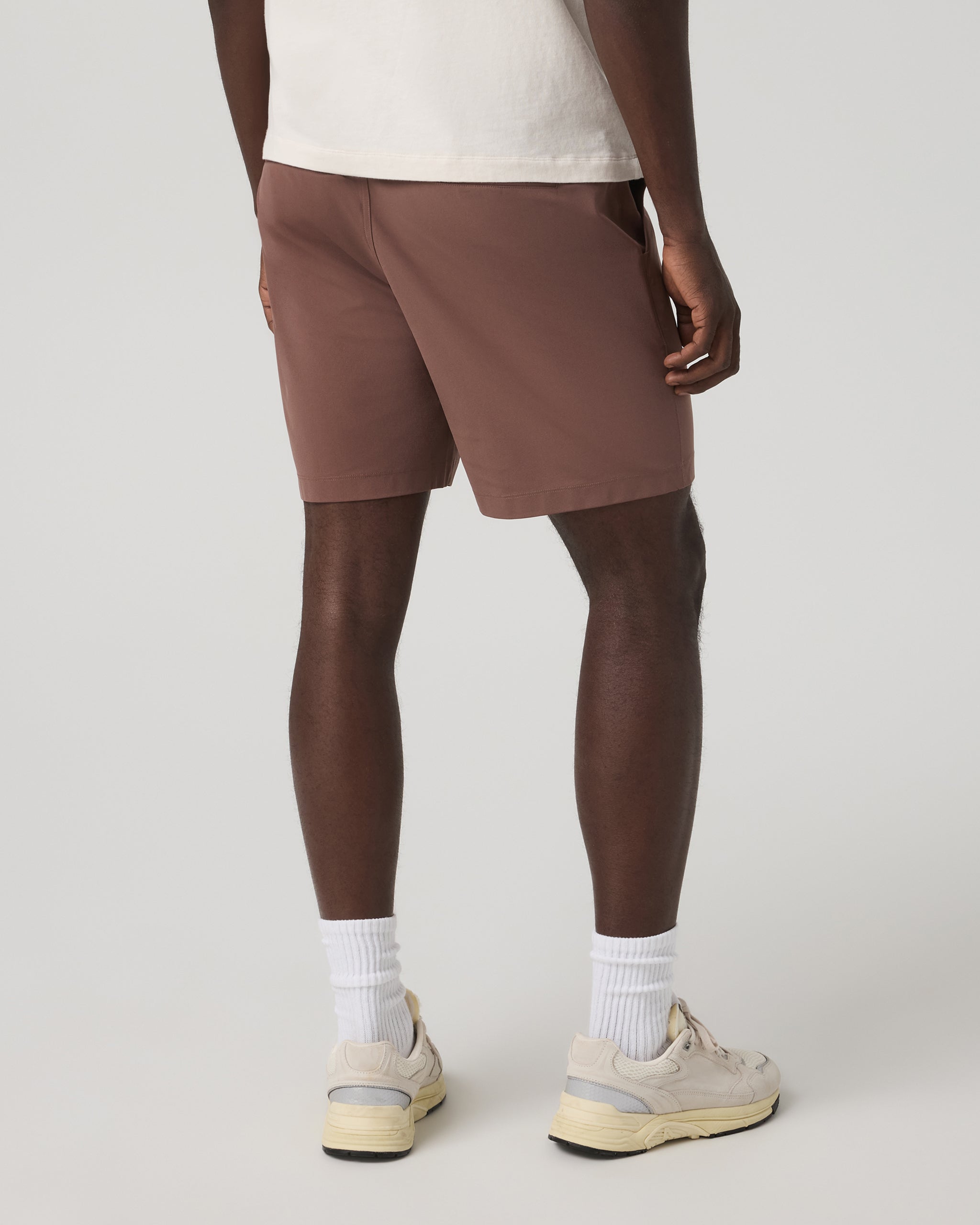 Vuori Meta Short 6