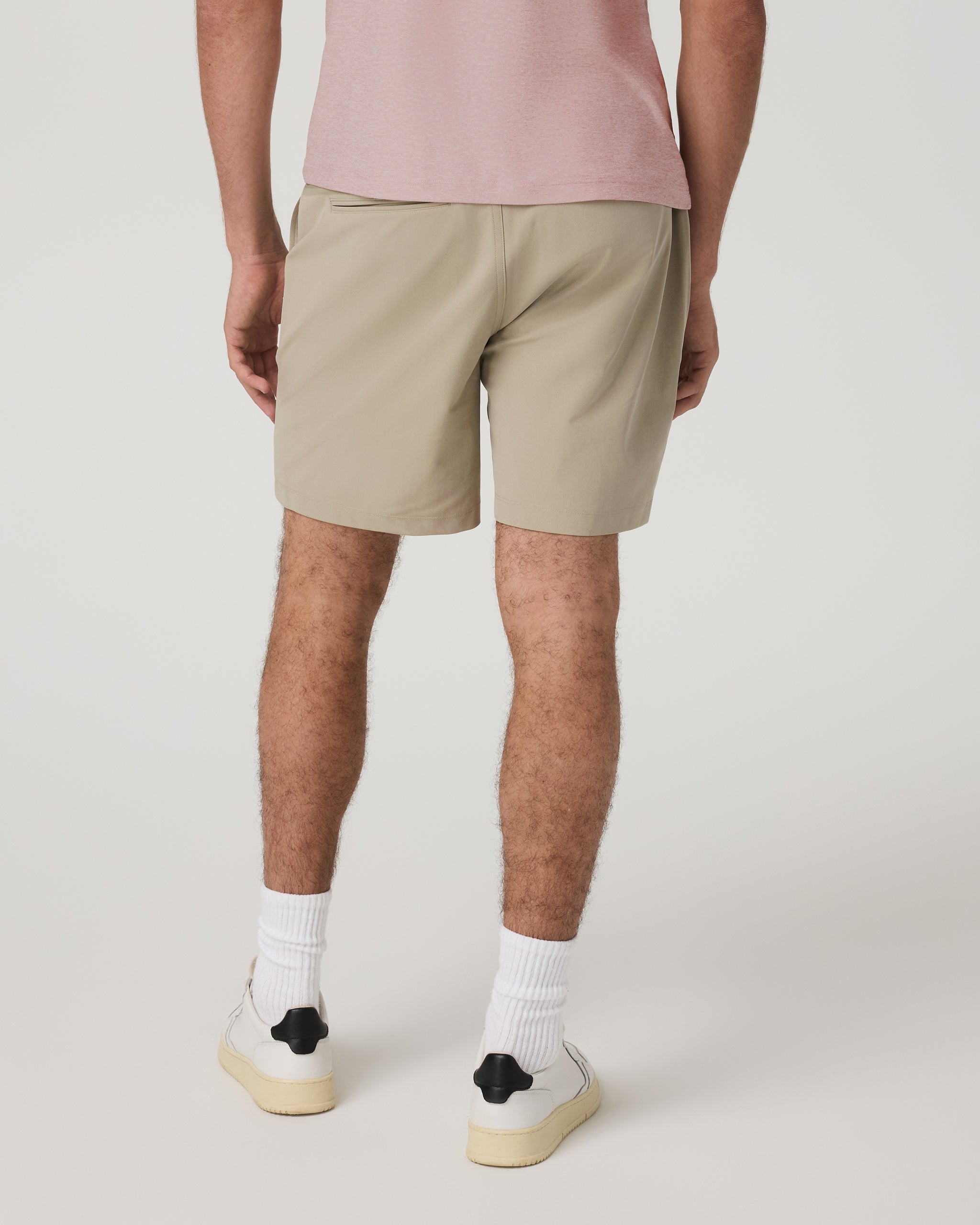 Vuori Meta Short 6