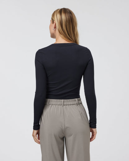 Vuori Long Sleeve Pose Scoop Tee