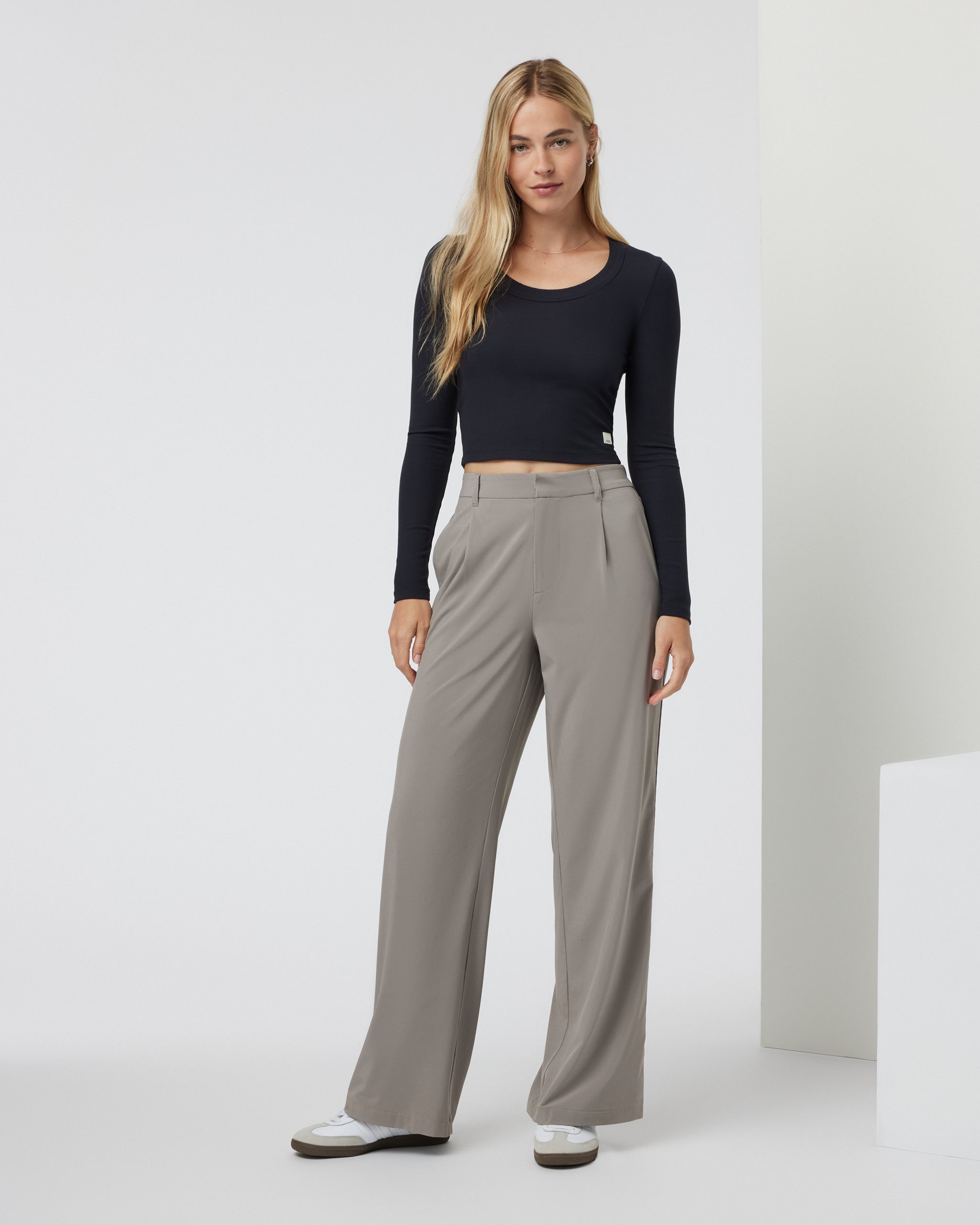 Vuori Long Sleeve Pose Scoop Tee